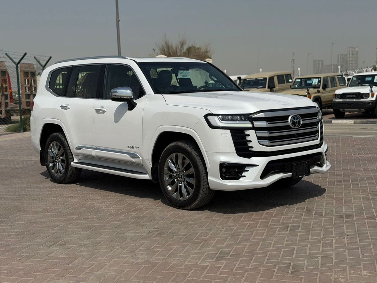 Toyota Land Cruiser TOYOTA LANDCRUISER LC300 VXR INSIDE BURGUNDY 2026 AL FUTTAIM SPECS