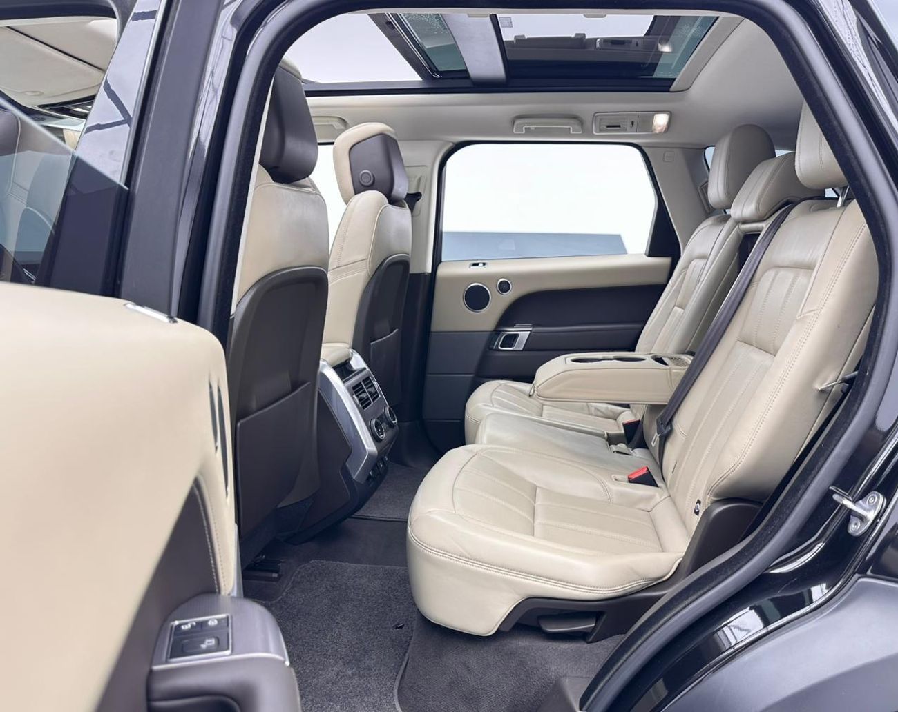 Land Rover Range Rover Sport HSE P360 3.0L 2019 Range Rover Sport HSE, 1 Year Warranty Unlimited Km, Range Rover Full Service His