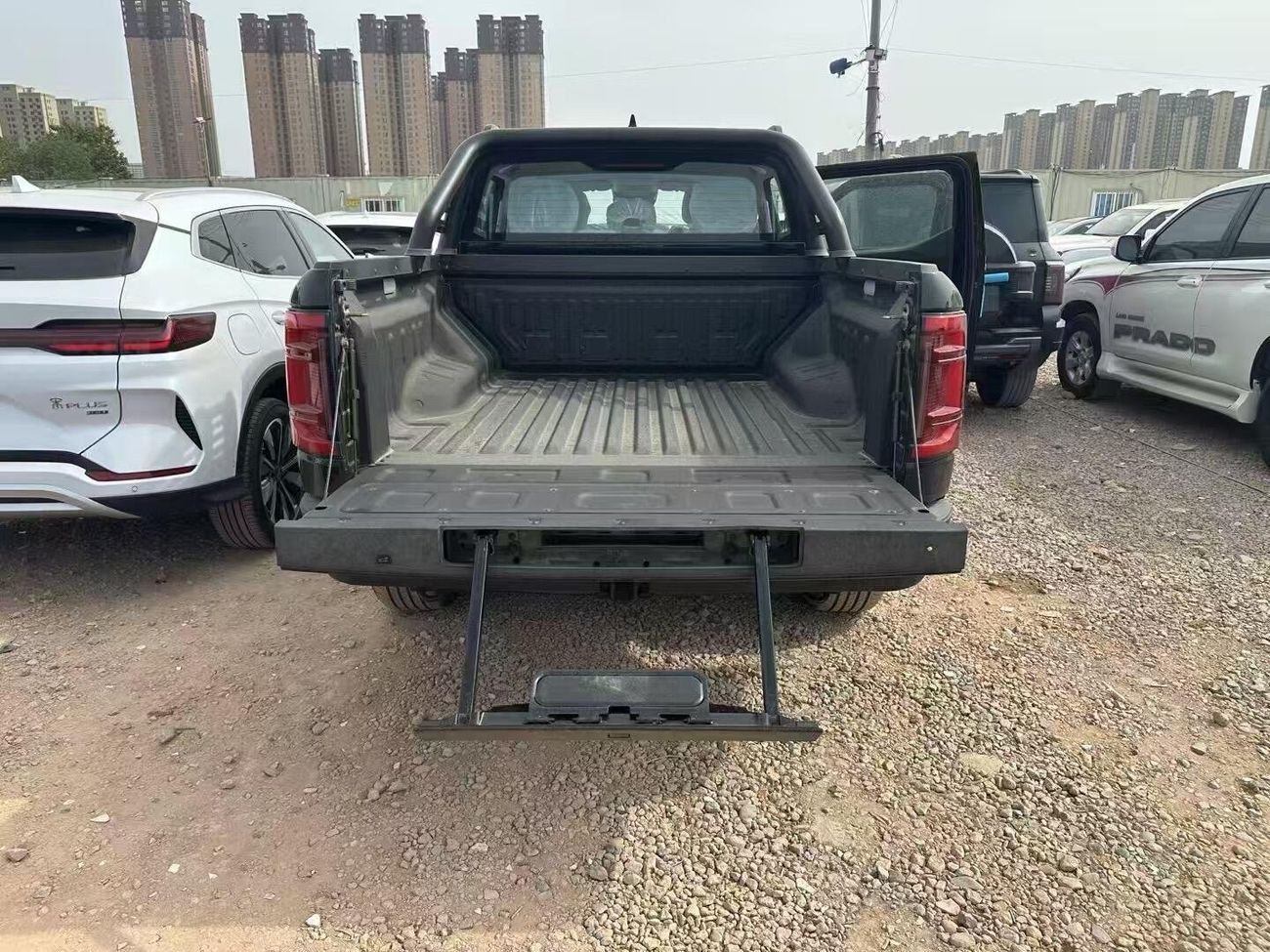 بي واي دي شارك 6 4WD Both left-hand drive and right-hand drive are available