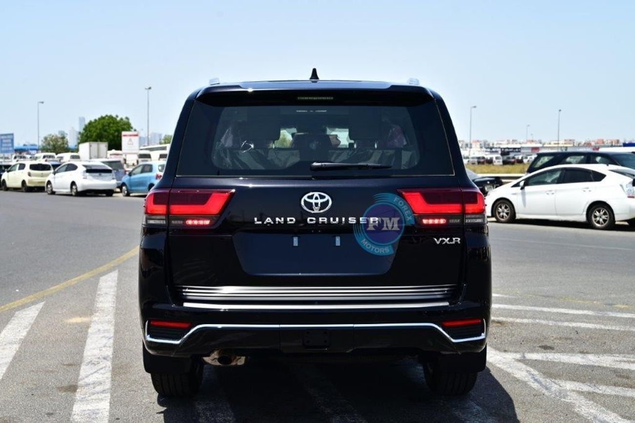 تويوتا لاند كروزر 300 VXR 4.0L Petrol 4WD Automatic
