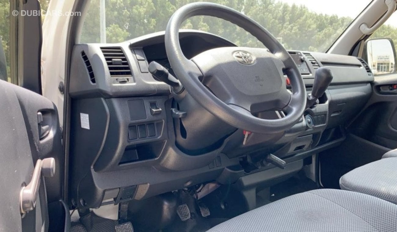 Toyota Hiace 2015 6 Seats Ref#242