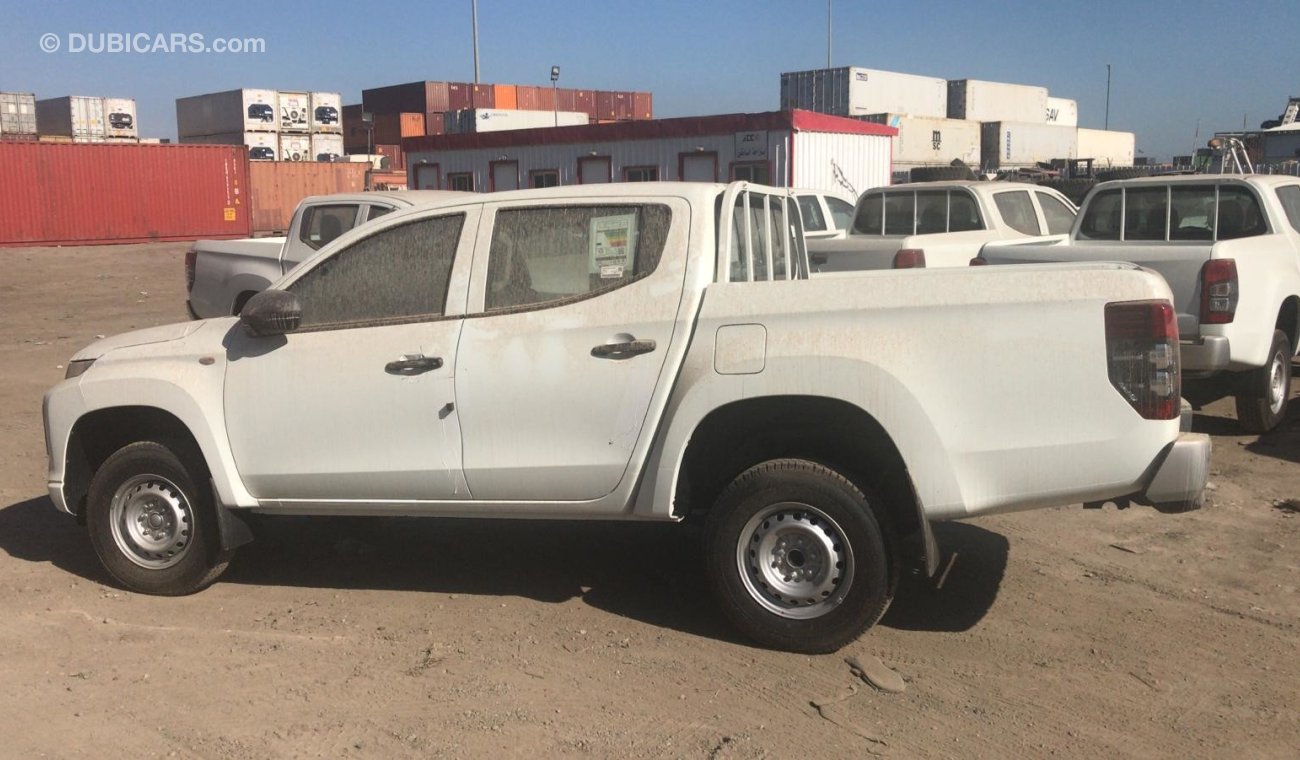 ميتسوبيشي L200 4x4 2.7L Petrol