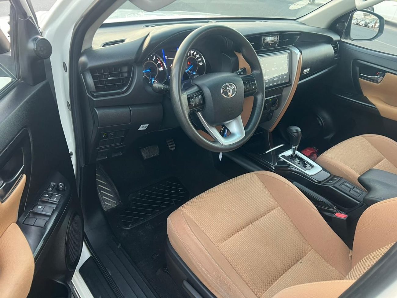 Toyota Fortuner 2020 TOYOTA FORTUNER EXR - 2.7L . v4 - PARKING SENSOR - GASOLINE / PETROL ⛽️ - BLUETOOTH  PLAY - GCC