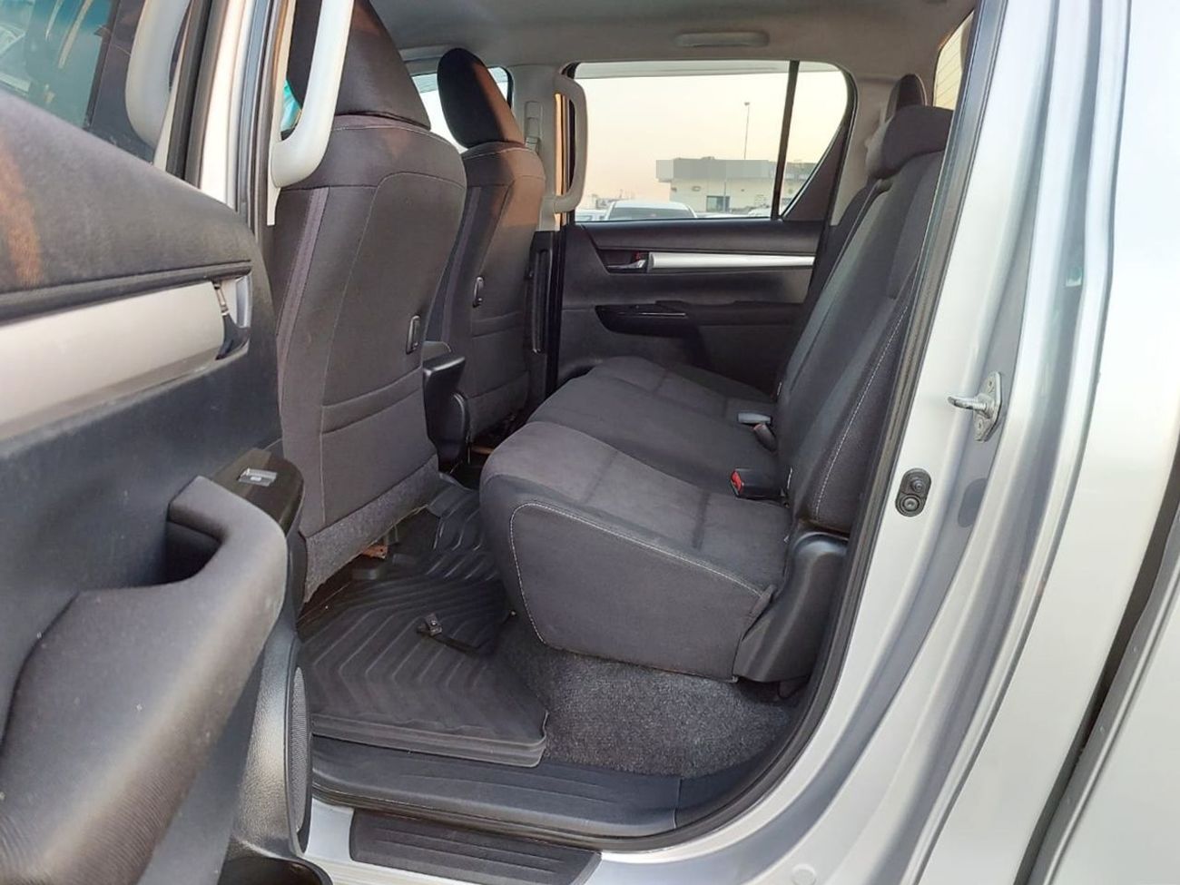 Toyota Hilux TOYOTA HILUX PICKUP RHD 2017 MODEL 2.8 L DIESEL AUTOMATIC(PM94124)