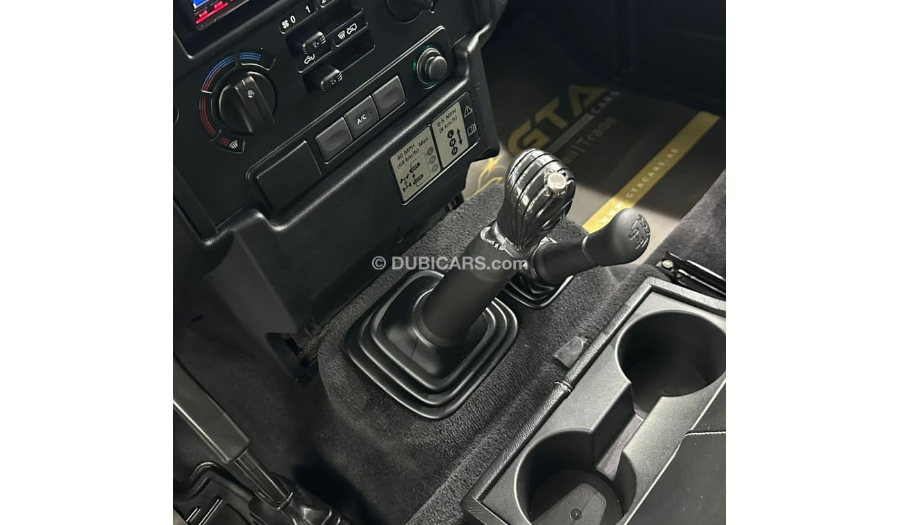 Land Rover Defender 2014 Land Rover Defender 110 Manual Transmission, Service History, Low Kms, GCC