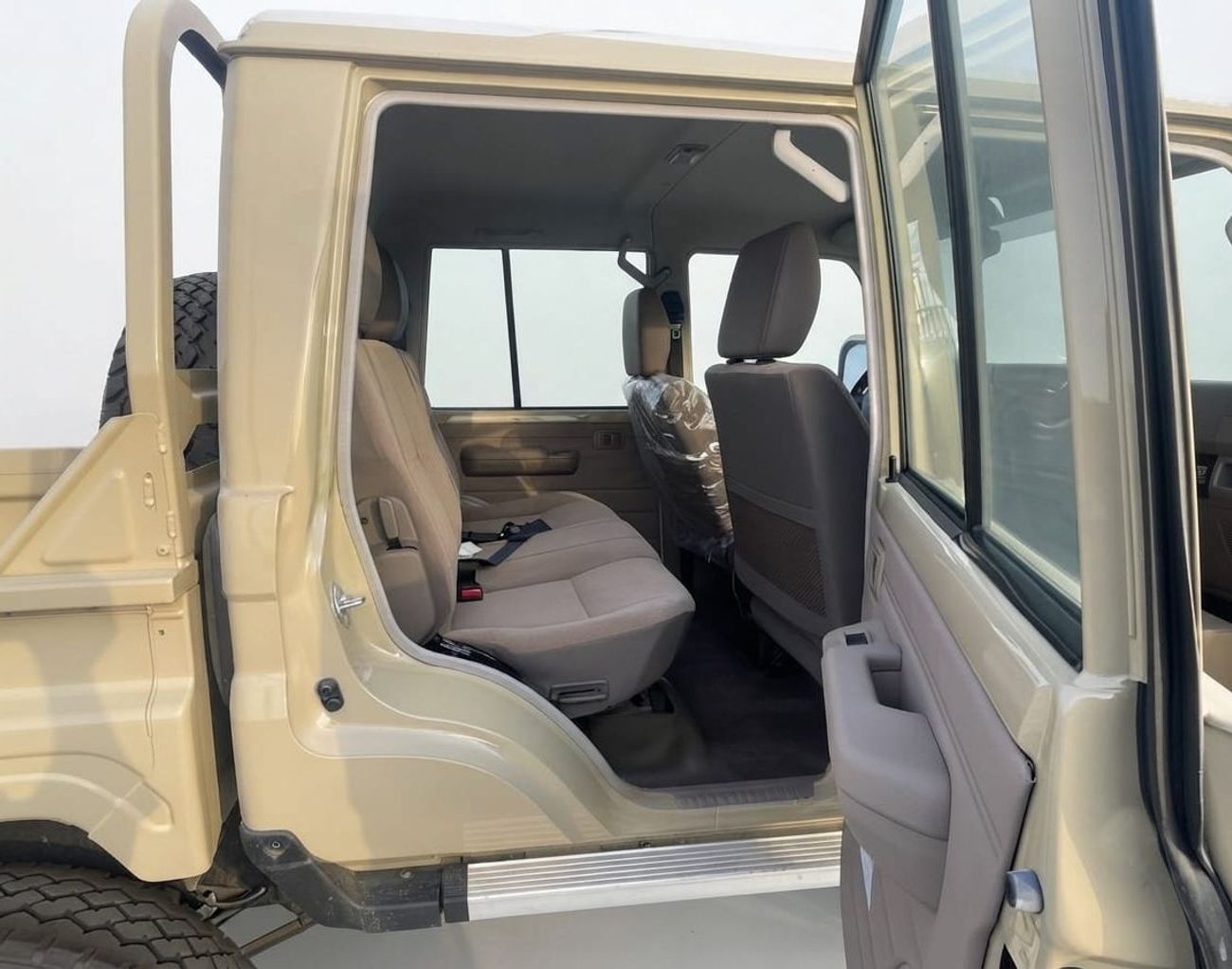 Toyota Land Cruiser Pick Up LX V6 | 4.0L Automatic Transmission