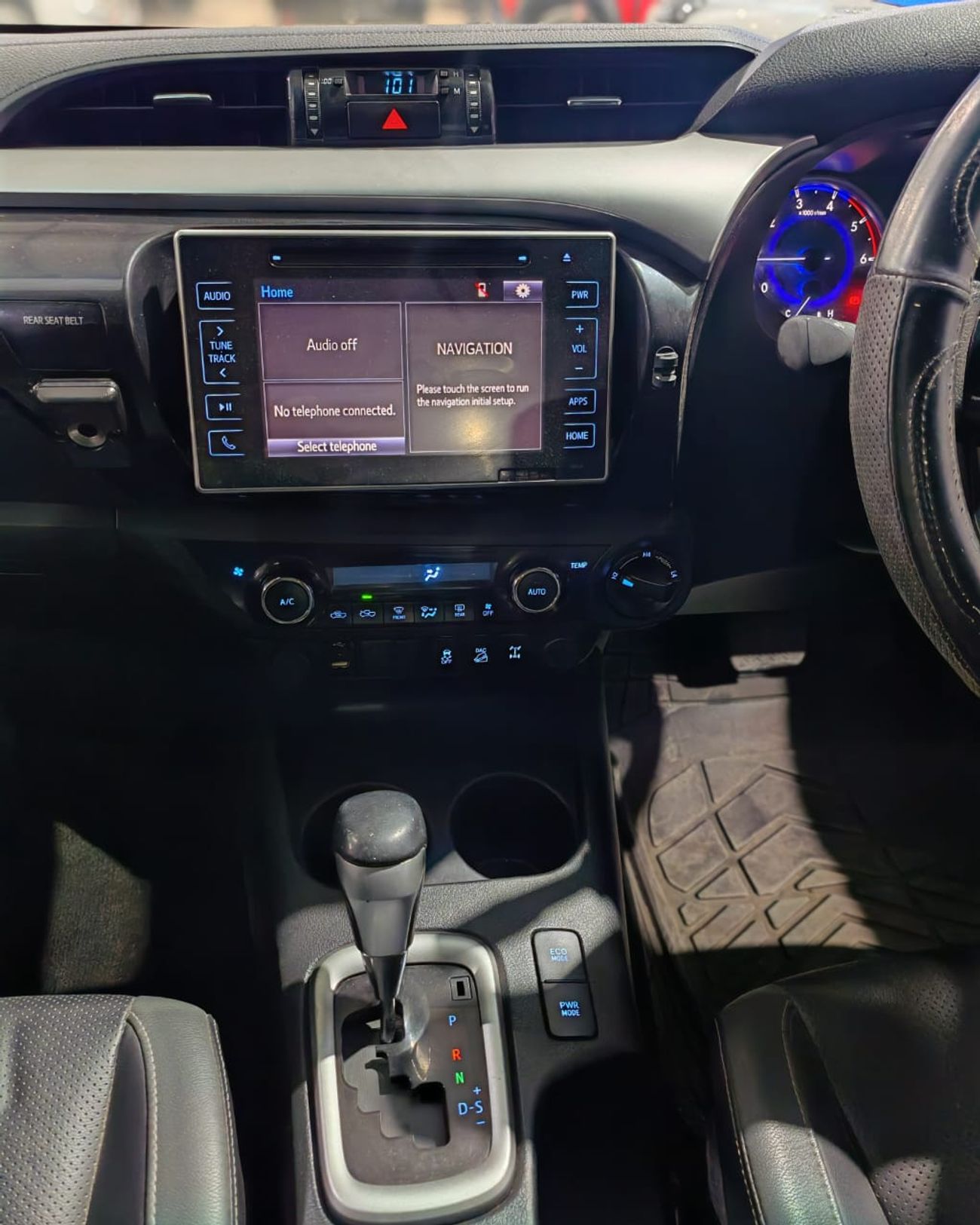 Toyota Hilux S GLX 2.8L 4WD M/T