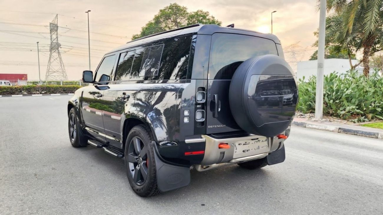 لاند روفر ديفندر 110  X P400 BLACK COLOUR / 2022 MODEL / V 6 / UNDER WARRANTY AND SERVICE CONTRACT