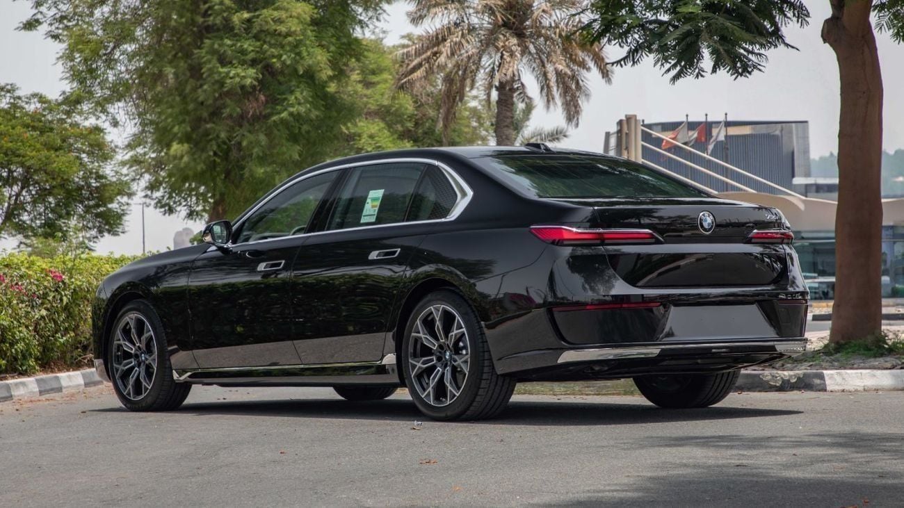 BMW 735i BUSINESS EXCELLENCE | GCC Specs | 2026 | 3 Years Warranty & Contract Service | For Local Registratio