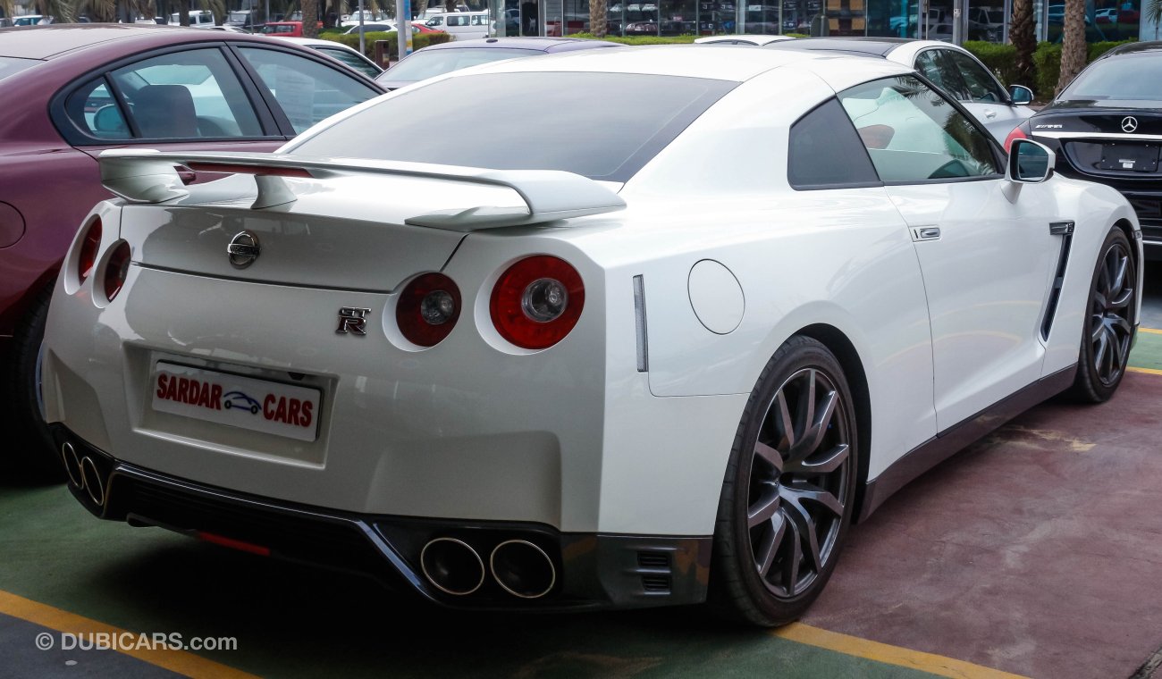 Nissan GT-R