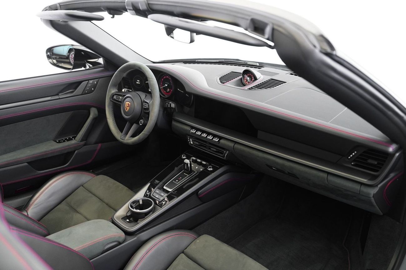 بورش 911 Carrera GTS 3.0L (475 HP) Convertible