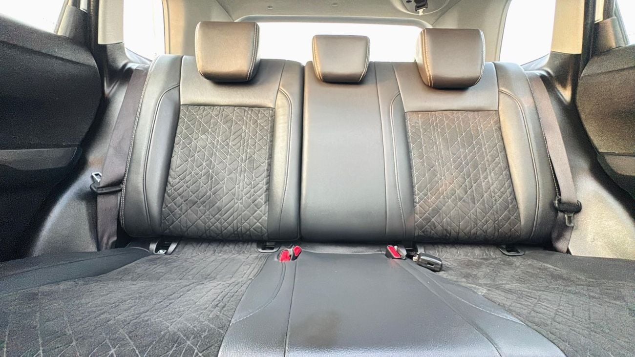 Suzuki Vitara PANORAMIC SUNROOF | CROSSOVER | 1.4L PETROL ENGINE | AT | RHD