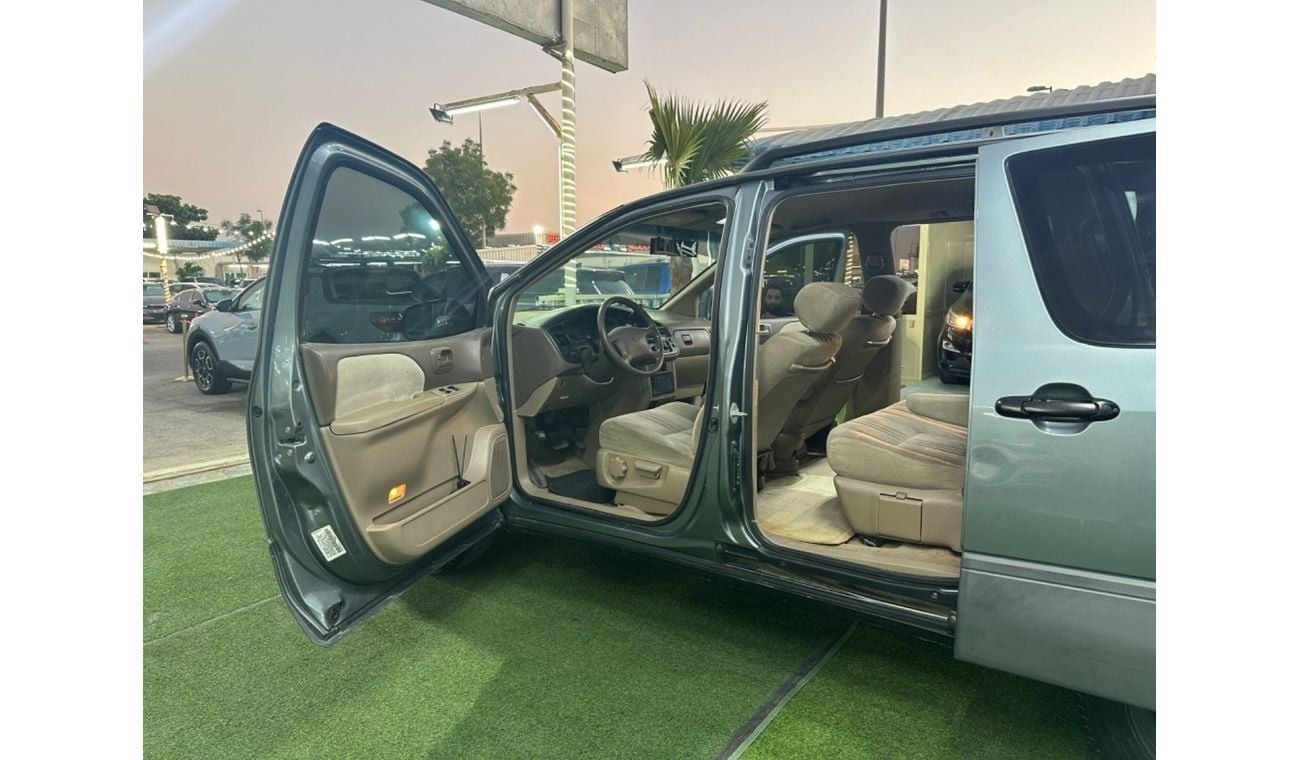 تويوتا سيينا Toyota Sienna 1999 with 3.0L engine in good condition running ready for use seven-seater