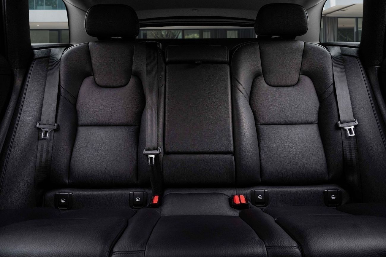 Volvo XC60 B5 | 2,272 P.M  | 0% Downpayment | Agency Warranty!