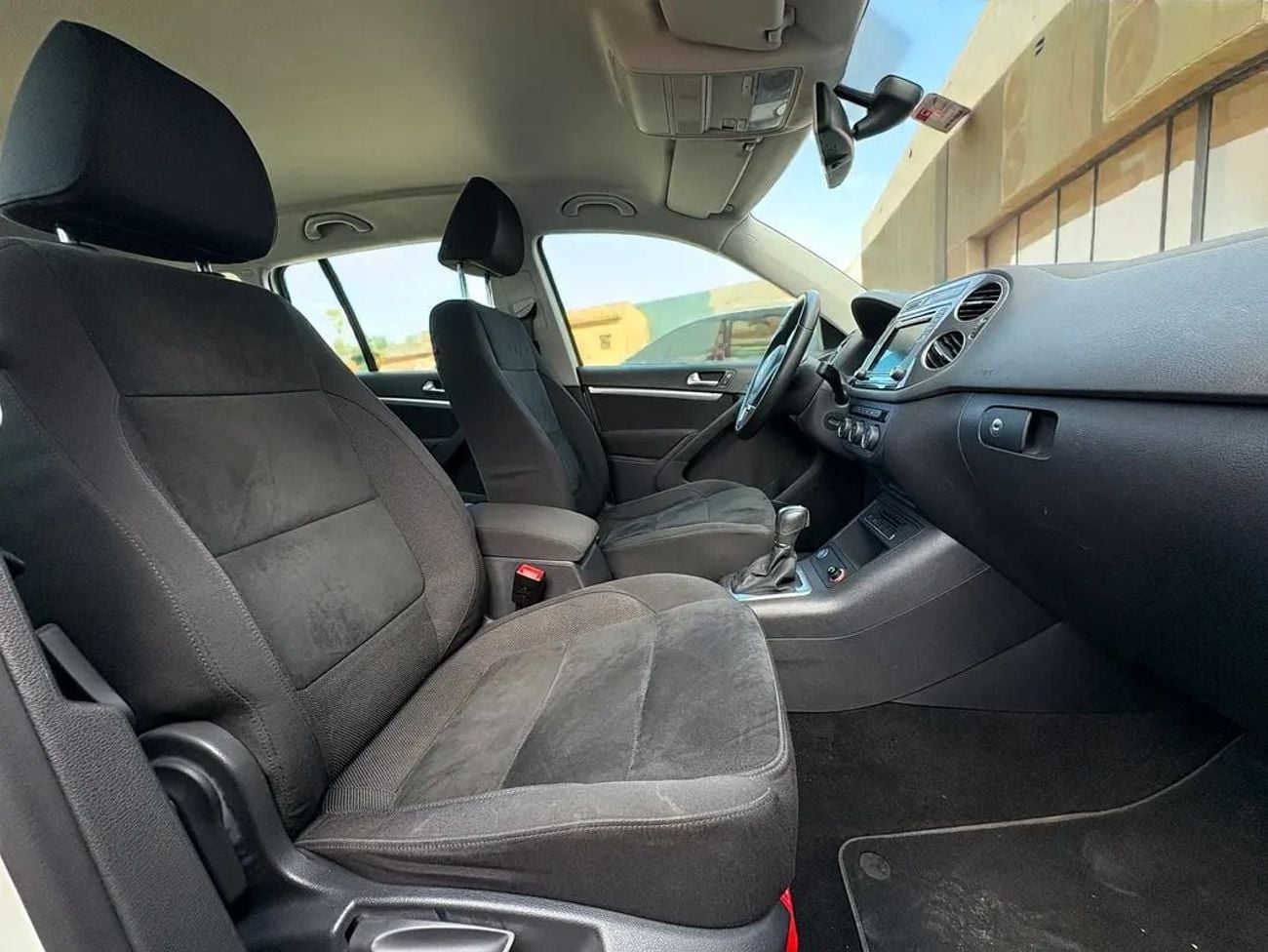 Volkswagen Tiguan !! EID SALE !! 1 YEAR FREE WARRANTY !!  VOLKSWAGEN TIGUAN 1.4L TSI A/T | 2016 | GCC SPECS