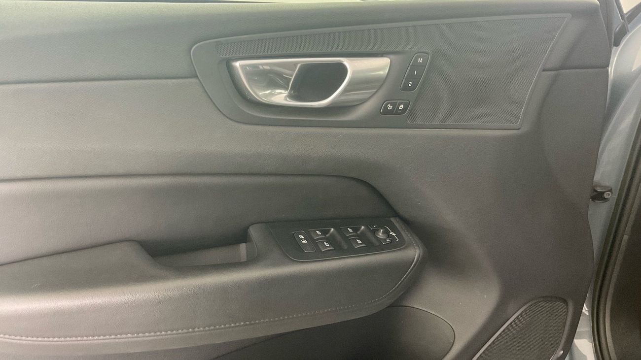 Volvo XC60 B5 Core | upto AED 20,000 Ramadan Discount | Guaranteed Warranty | 0 Down Payment