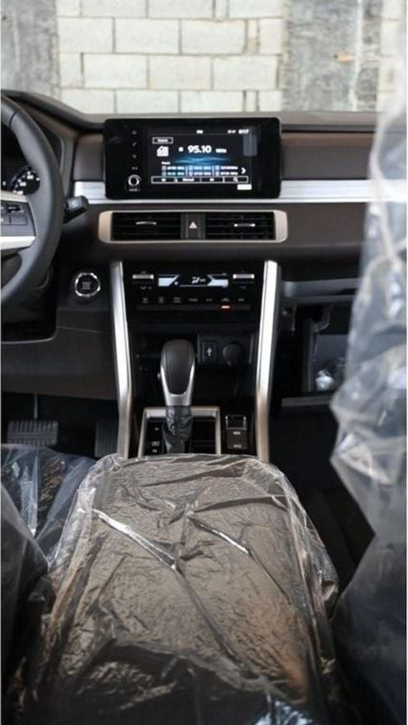 Mitsubishi Xpander MITSUBISHI XPANDER 1.5L PREMIUM A/T PETROL