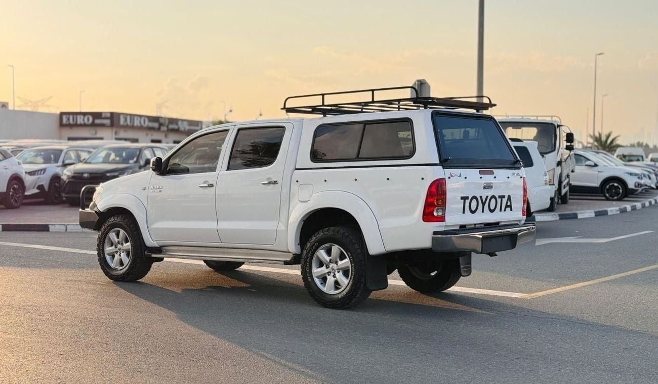 Toyota Hilux AFTER MARKET CANOPY WITH ROOF RACK | RHD | 2011 | 3.0L DIESEL ENGINE | MT | SUNROOF | 4WD