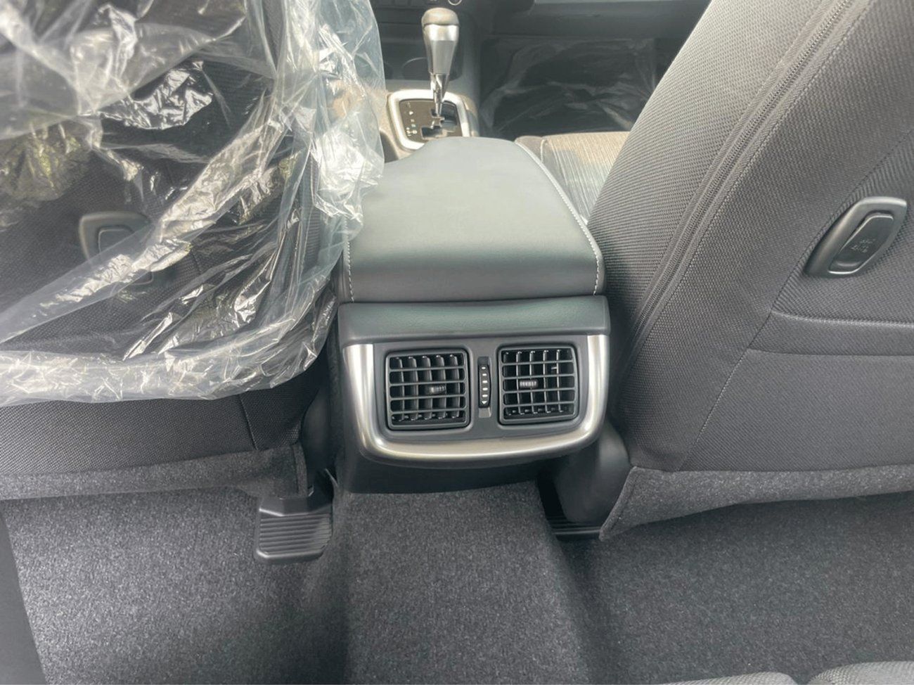 تويوتا هيلوكس GLX 2.4L ECTJRD002 - 2026 Toyota Hilux Double Cab Pick Up Full Options - 2.4L Diesel Auto - Push Start -
