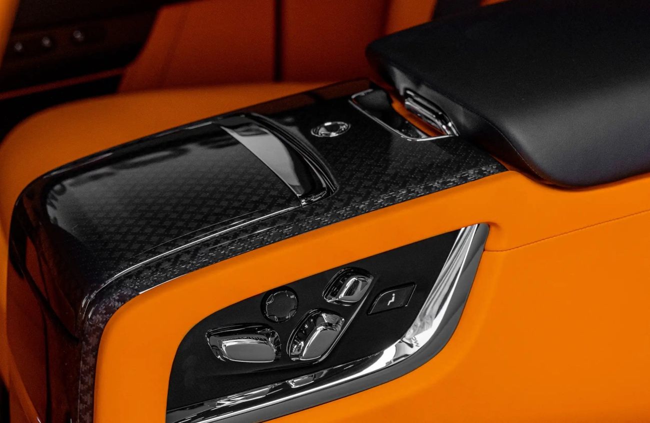 Rolls-Royce Cullinan 6.75 L V-12 Twin-Turbocharged Engine