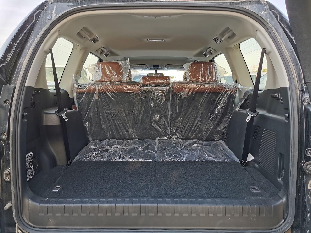 Toyota Prado 2.7L PETROL, 18" RIMS, DVD + CAMERA, POWER SEATS, SUNROOF, COOL BOX (CODE # TPB2020)