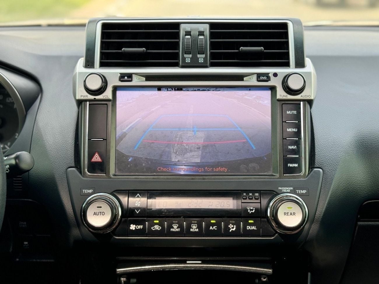 Toyota Prado VXR Toyota prado 2017 V4 black color full options