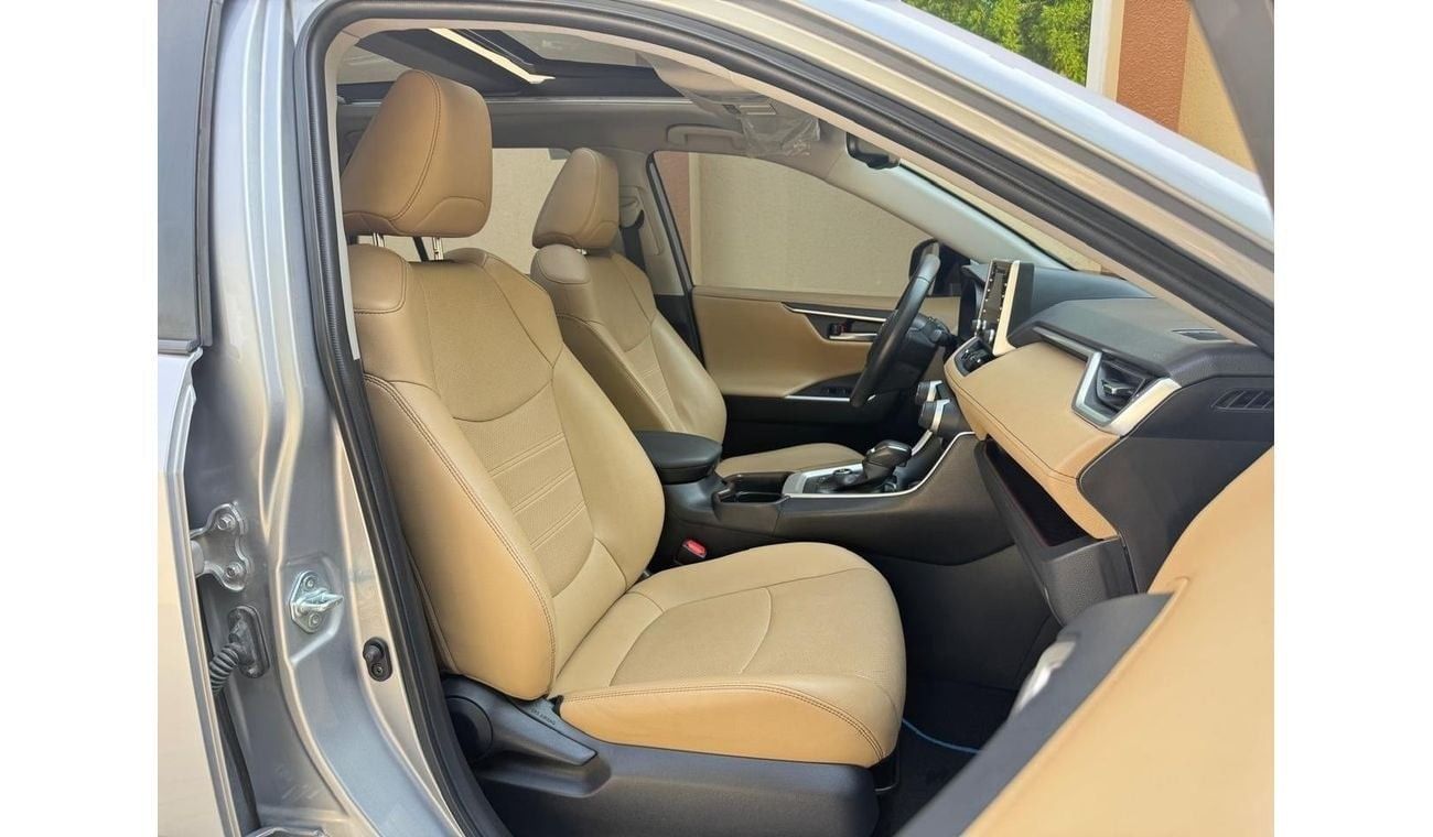 Toyota RAV4 TOP OF RANGE 2021 RAV4 Hybrid GCC Free accident,Full option