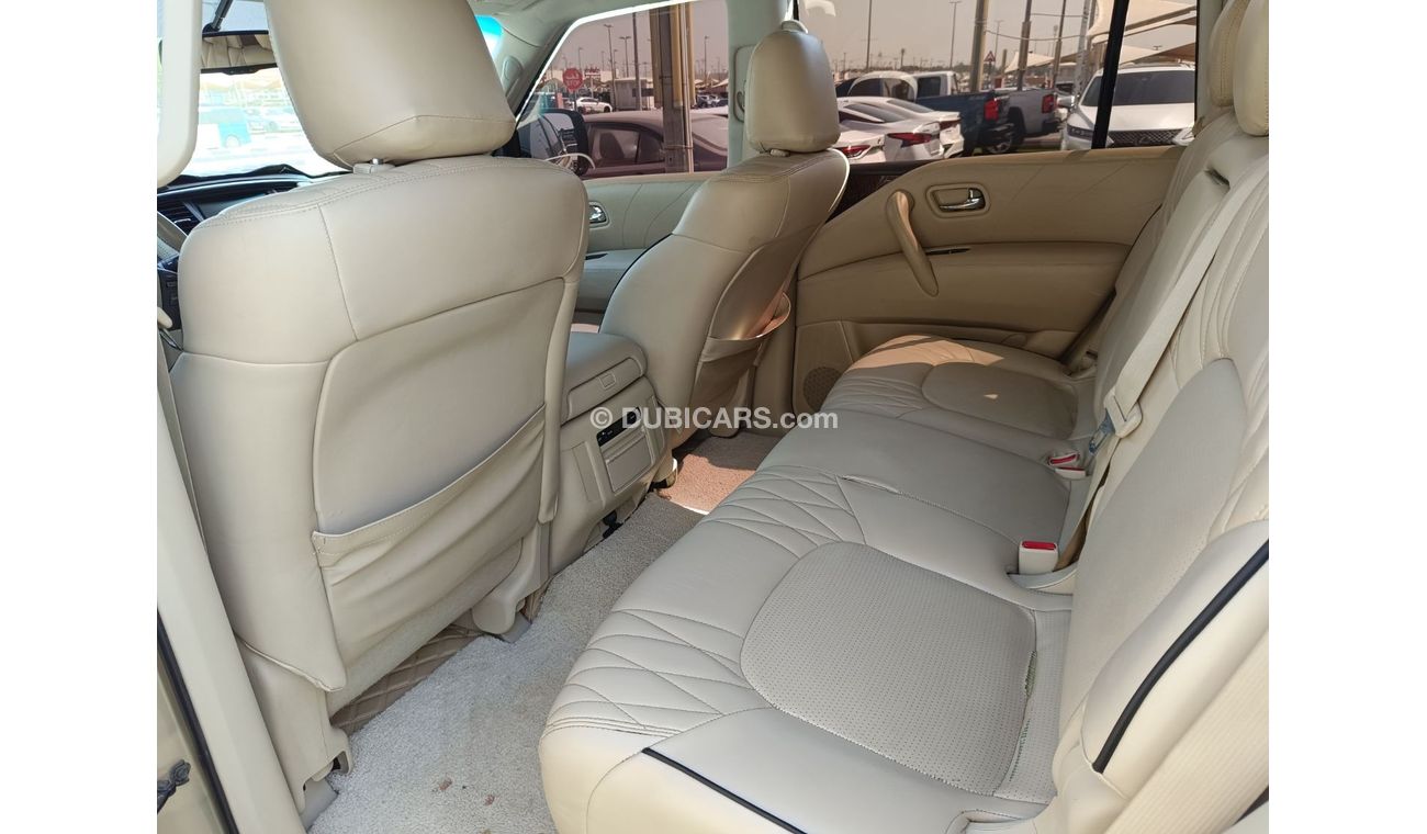 Nissan Patrol SE T2 Car in excellent condition without accidents very good inside and out