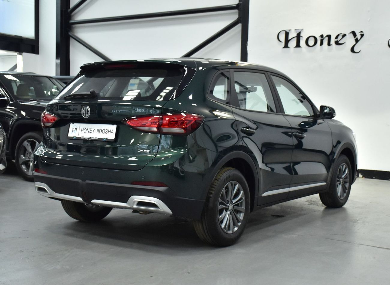 أم جي ZS EXCELLENT DEAL for our MG ZS 1.5L ( 2026 Model ) in Green Color GCC Specs