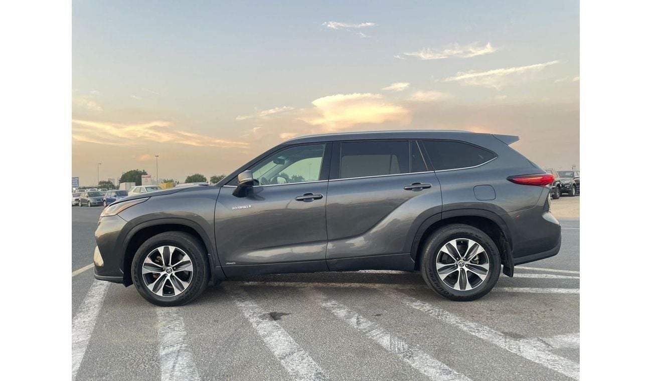 Toyota Highlander 2021 Toyota Highlander Hybrid Fuel 2.5L V4 - AWD 4x4 Full Option Sunroof 7 Leather Seats - Radar & B