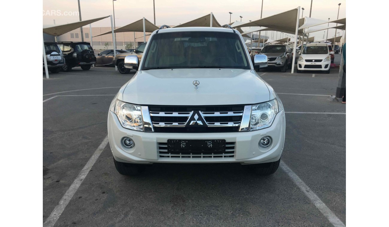 Mitsubishi Pajero فل ابشن بحاله ممتاذه بدون حوادث