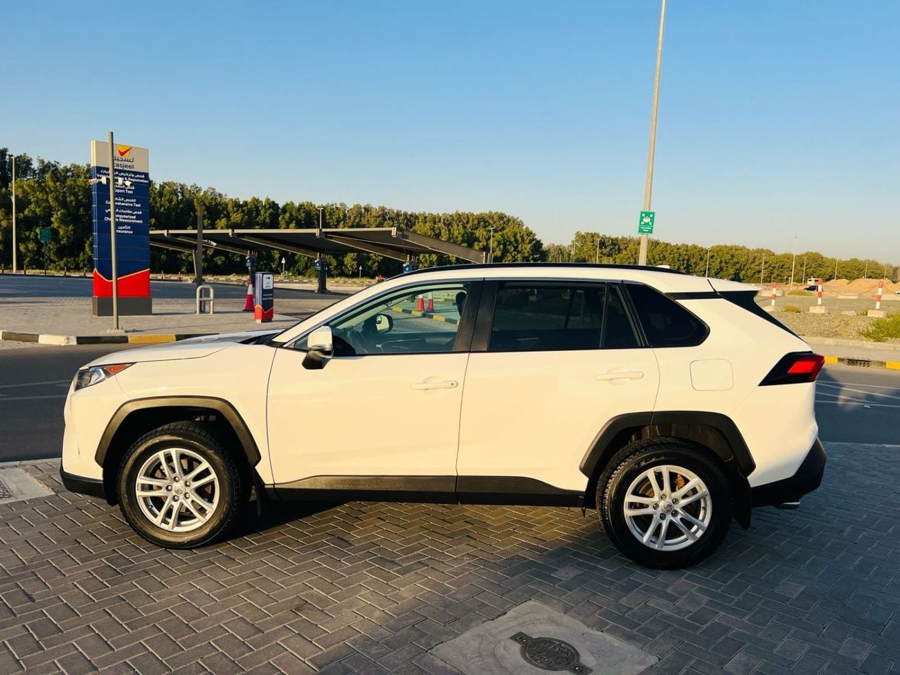 Toyota RAV4 XLE  2.5
