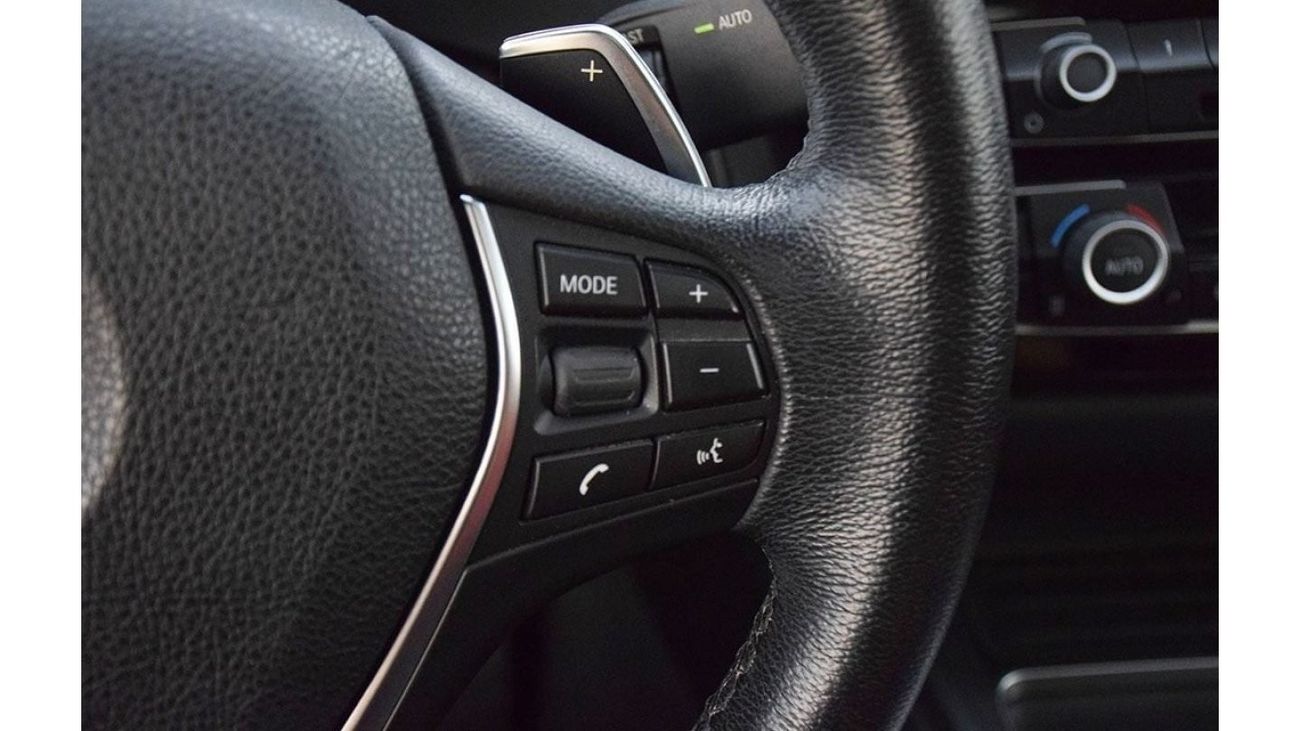 BMW 330i BMW 330e Plug-in