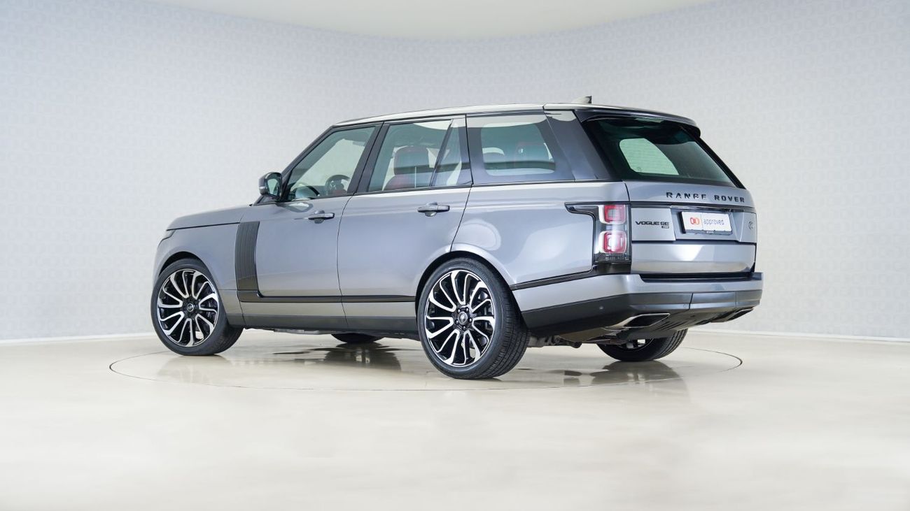Land Rover Range Rover Vogue SE 5.0L | AED 4,033 PM | Warranty Dec-2025 | GCC