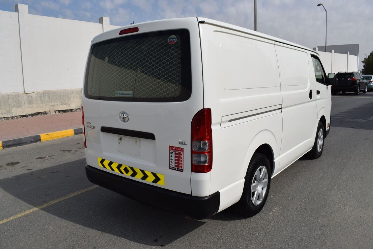 Toyota Hiace Toyota Hiace GL - Standard Roof 2.7L, Model:2016. Excellent condition
