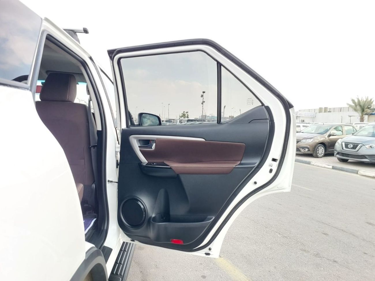 Toyota Fortuner TOYOTA FORTUNER SUV RHD 2019 MODEL 2.8 L DIESEL AUTOMATIC(PM10081)