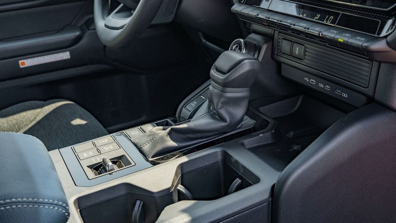 تويوتا برادو 2024 Toyota Prado DSL Basic 2.8L Diesel AT