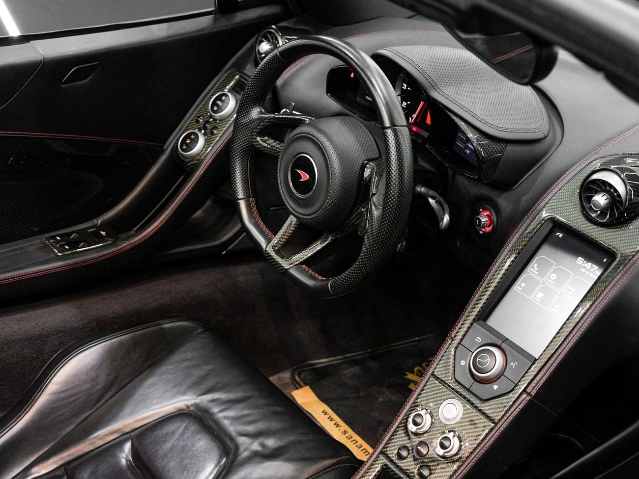 مكلارين 650S سبايدر نظام رفع، حزمة الكربون، نظام صوت ميريديان، مواصفات دول مجلس التعاون الخليجي!!