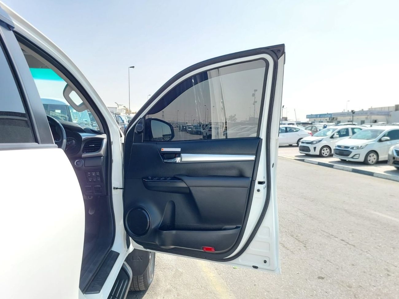 Toyota Hilux (RAMADAN OFFER) TOYOTA HILUX PICKUP RHD 2023 MODEL 2.8 L DIESEL AUTOMATIC(PM85171)