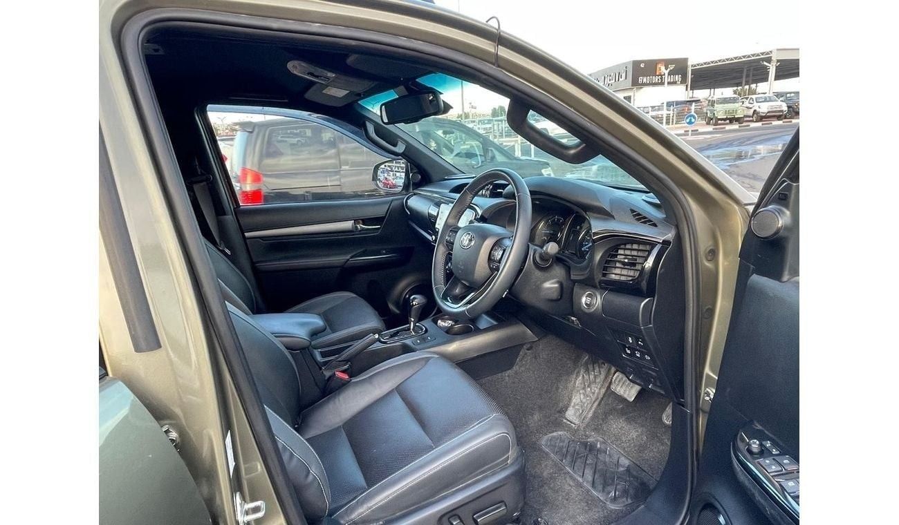 تويوتا هيلوكس diesel 2.8 liter automatic right hand drive with 4 side cameras leather power seats push button star