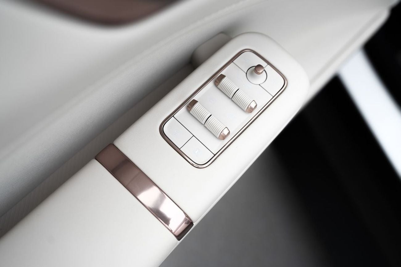 Lynk & Co 900 900 2.0T Ultra model 2025