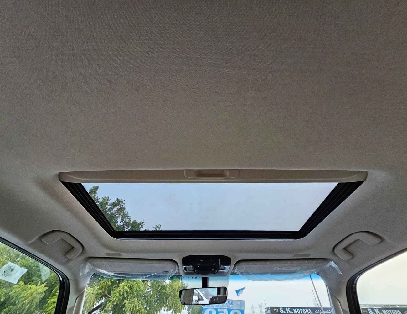 تويوتا برادو ALL ROUNDER / MID OPTION / 2.4T V4 PETROL / SUNROOF / LEATHER SEATS (CODE # P24AR)
