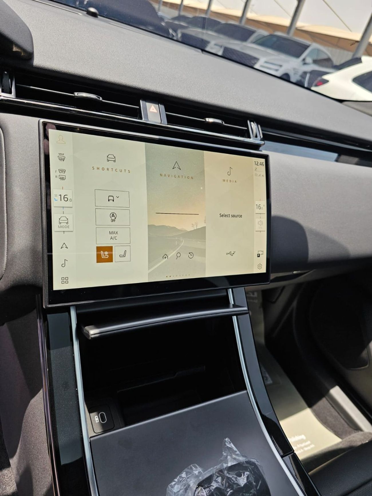 لاند روفر رينج روفر فيلار P250 S 2.0L Petrol