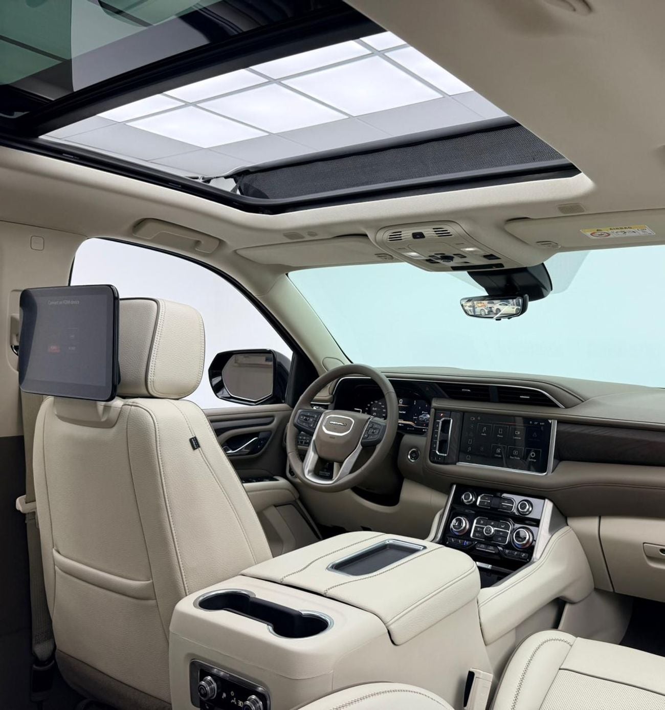 جي أم سي يوكون 2024 GMC Yukon Denali, 2029 GMC Warranty + Service Pack, Very Low Km, 7 Seater, GCC