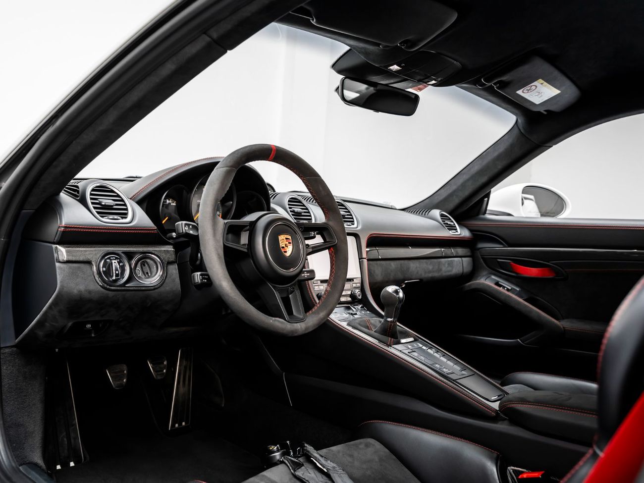 بورش كايمان 718 GT4 4.0L (414 HP) M/T