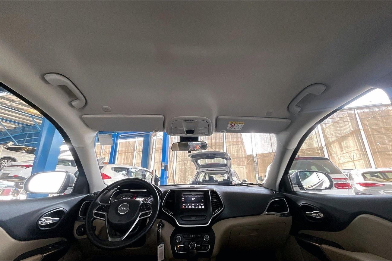 جيب شيروكي 3.2 V6 SPORT FWD AUTO | شامل الضمان | 0 ﺪﻔﻋﺓ ﺃﻮﻟﻯ