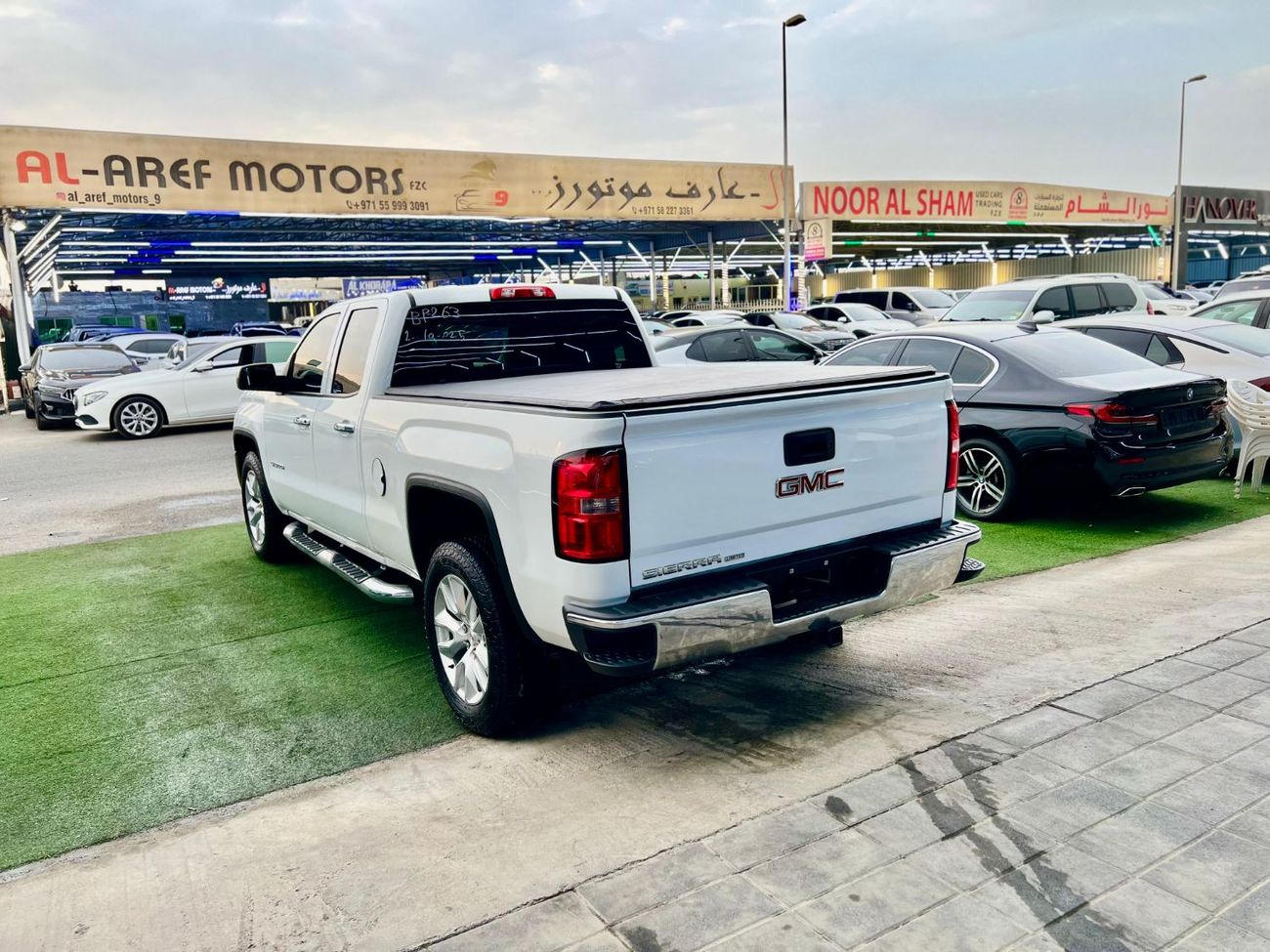 GMC Sierra 5.3L V8 SLT Crew Cab (AWD)warranty one year bank financie available