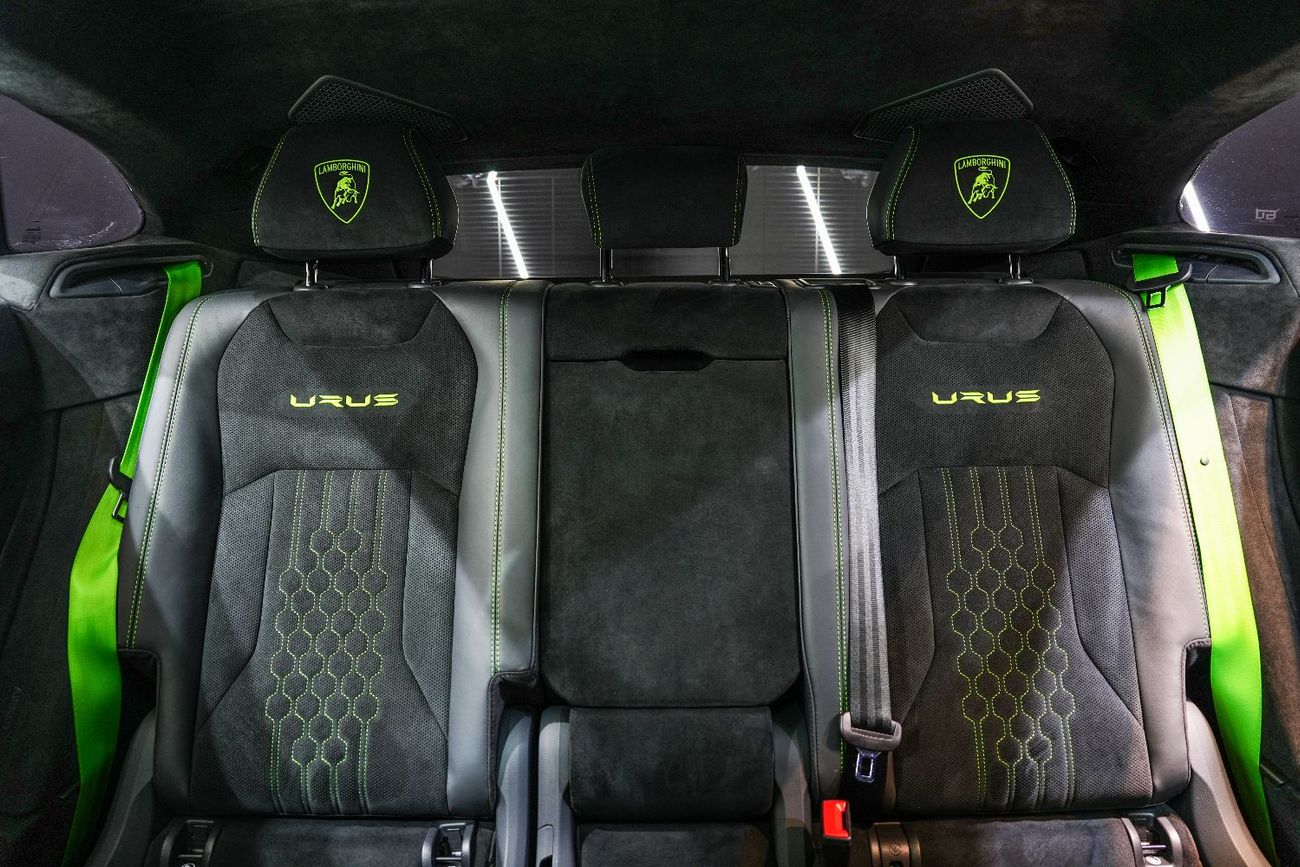 لامبورغيني اوروس 4.0T V8 Performante 2023 Urus Performante, Carbon Fiber Ext/Int, Akrapovic Exhaust, Dealer Warranty 