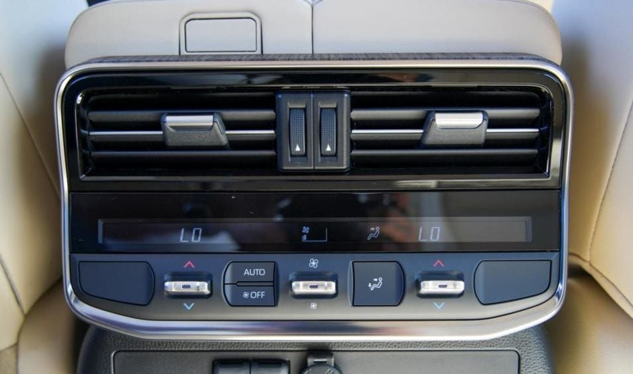 Toyota Land Cruiser ECTP2M031 - 2025 Toyota LC300 GXR Std - 4.0L Petrol Auto - White with Beige Interior