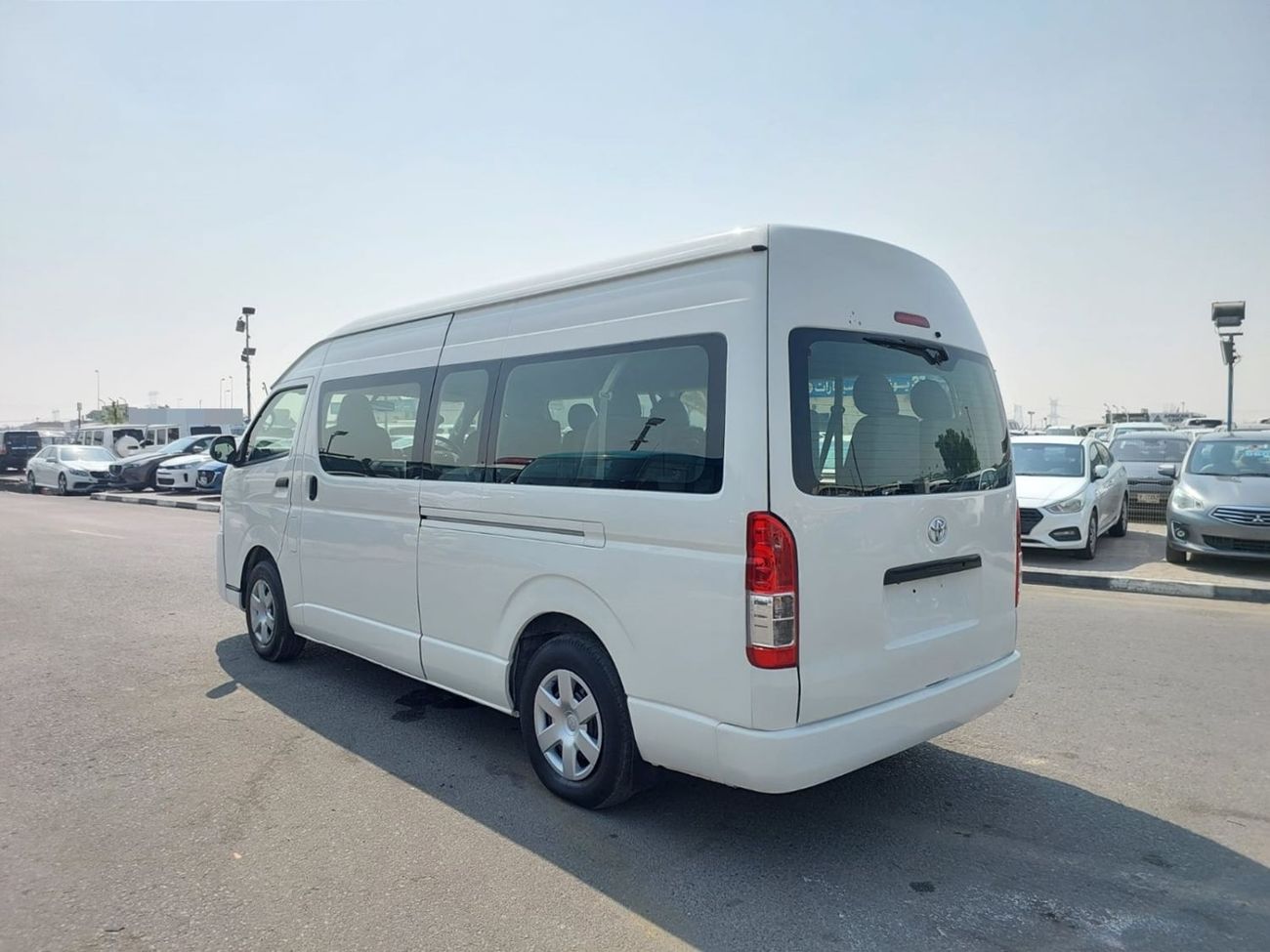 Toyota Hiace TOYOTA HIACE COMMUTER VAN RHD 2017 MODEL 2.7 L PETROL AUTOMATIC(PM77975)